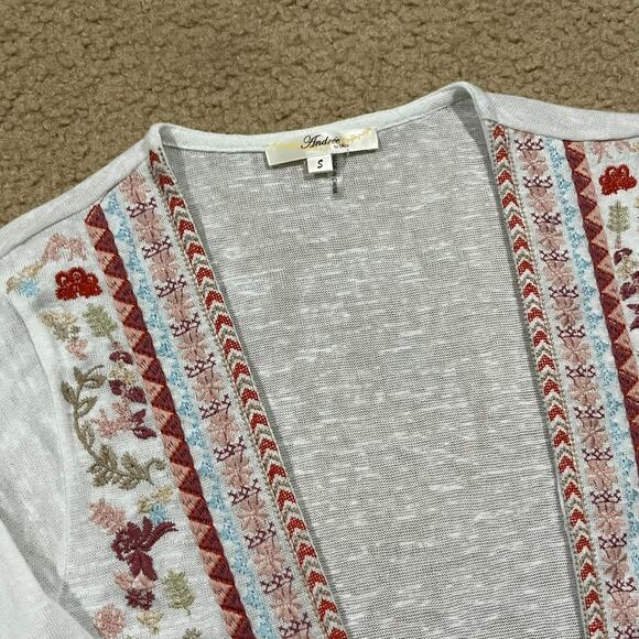 Andree By Unit White Floral Embroidered Kimono Top Size Small - Picture 2 of 5